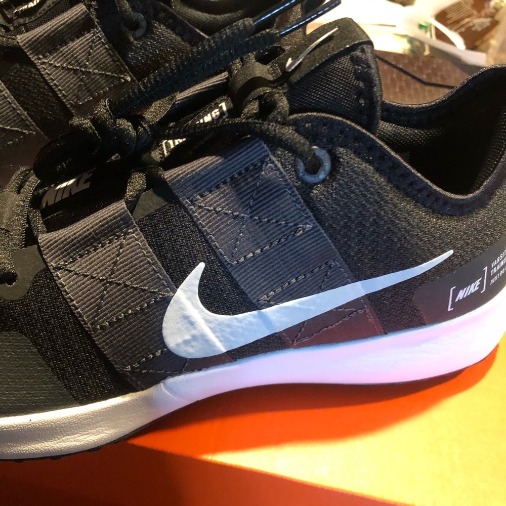 Brand new Nike Varsity compete tr2 tennis shoes.